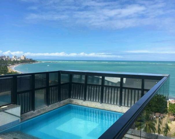 Na Beira Mar De Pajucara- Edif Neo- E Sala - Possui Varanda- Vista Lateral Do Mar-rua Julio Plech Filho 60 Esquina Com Avenida Doutor Antonio Gouveia - Consumo Eletrico E Pago No Ckeck-out - 1 Kwh E 1,35 Reias - Tem Tela De Proteca Apartment