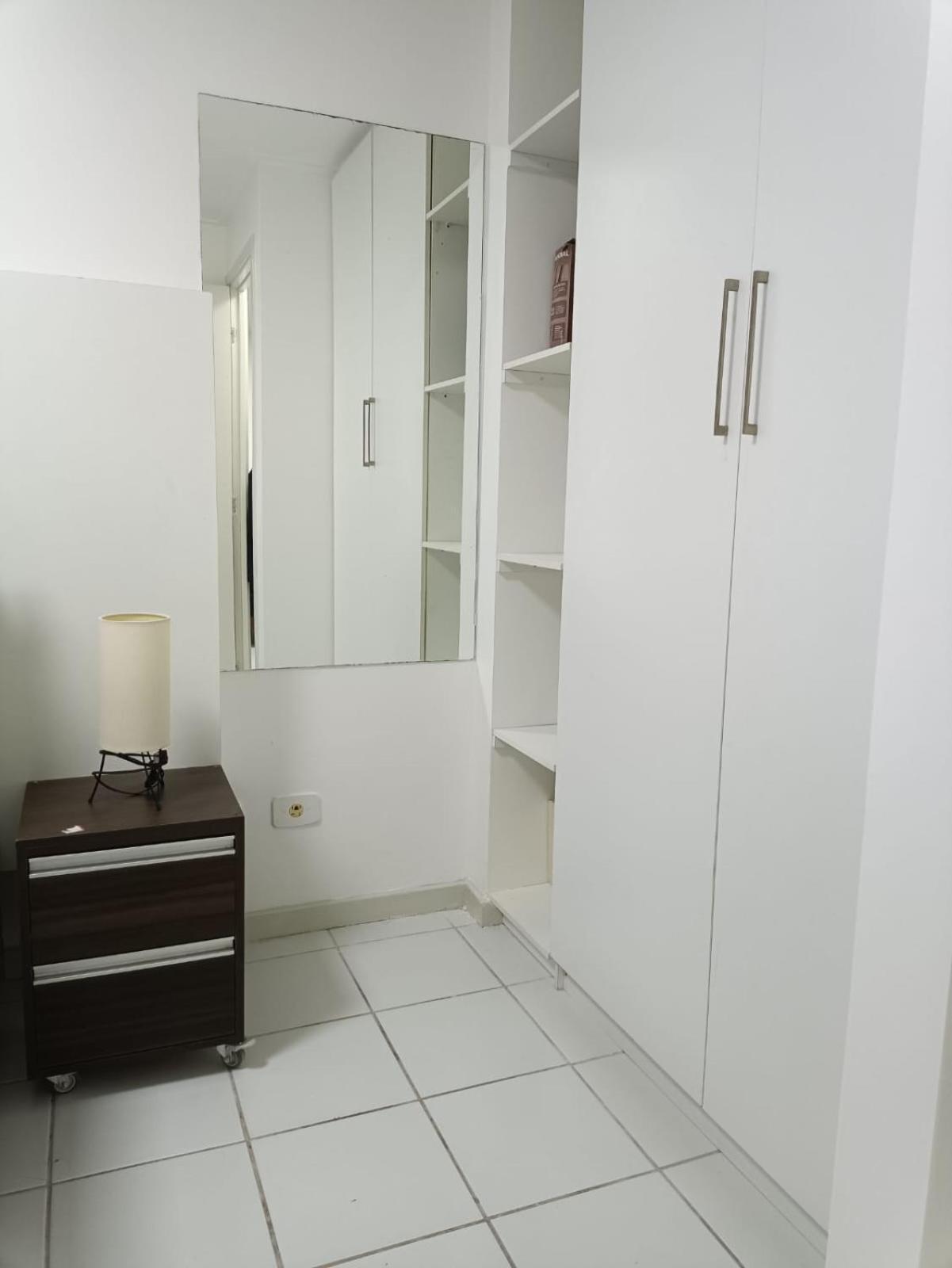 Apartment Na Beira Mar De Pajucara- Edif Neo- E Sala - Possui Varanda- Vista Lateral Do Mar-rua Julio Plech Filho 60 Esquina Com Avenida Doutor Antonio Gouveia - Consumo Eletrico E Pago No Ckeck-out - 1 Kwh E 1,35 Reias - Tem Tela De Proteca Maceio (Alagoas)